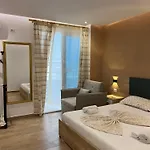 Summer Διαμέρισμα Golem (Tirana)