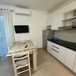Summer Διαμέρισμα Golem (Tirana)
